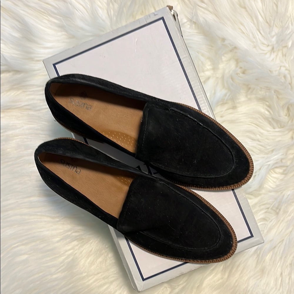 Susina Suede Black Women's Loafers